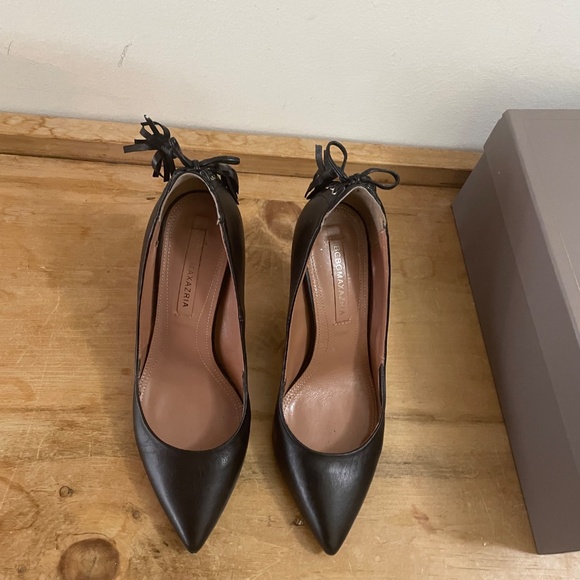 BCBG Pumps - Picture 3 of 12